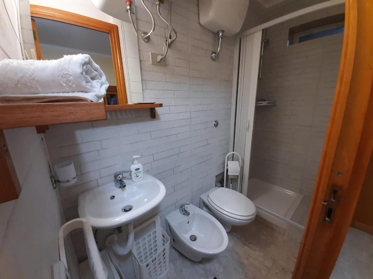 Holiday House Nel Cuore Di Bari Esterno foto