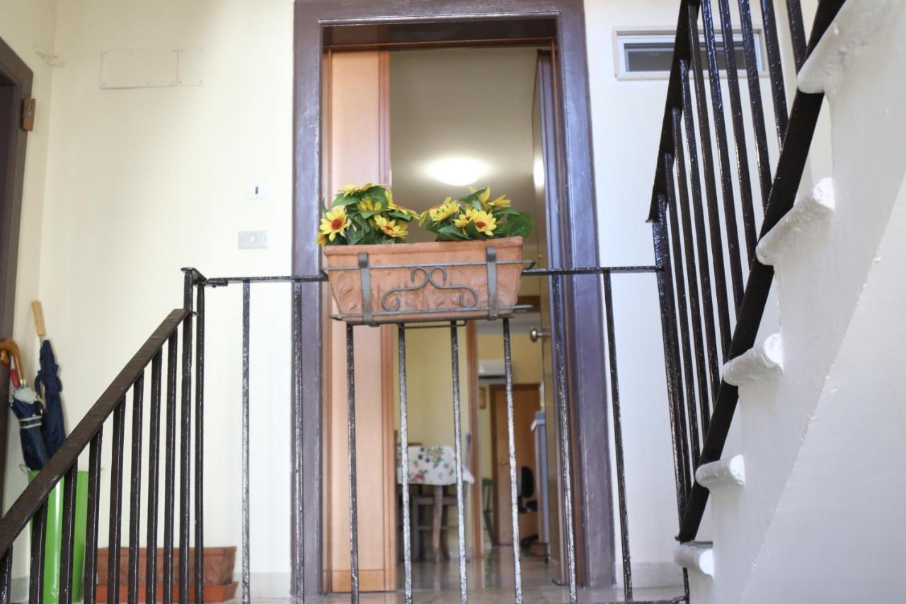 Holiday House Nel Cuore Di Bari Esterno foto