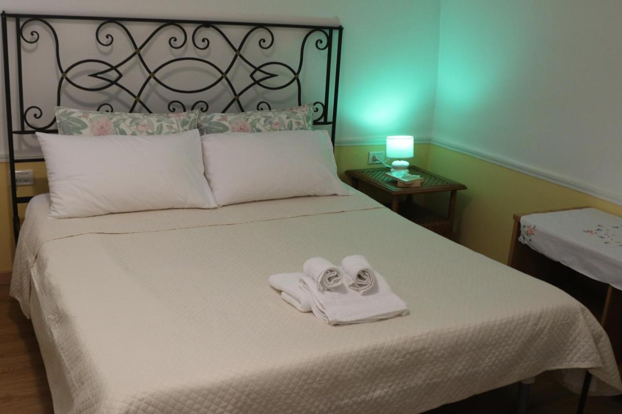 Holiday House Nel Cuore Di Bari Esterno foto