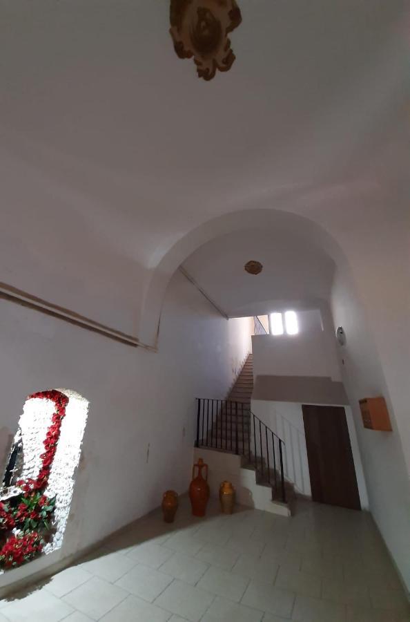 Holiday House Nel Cuore Di Bari Esterno foto