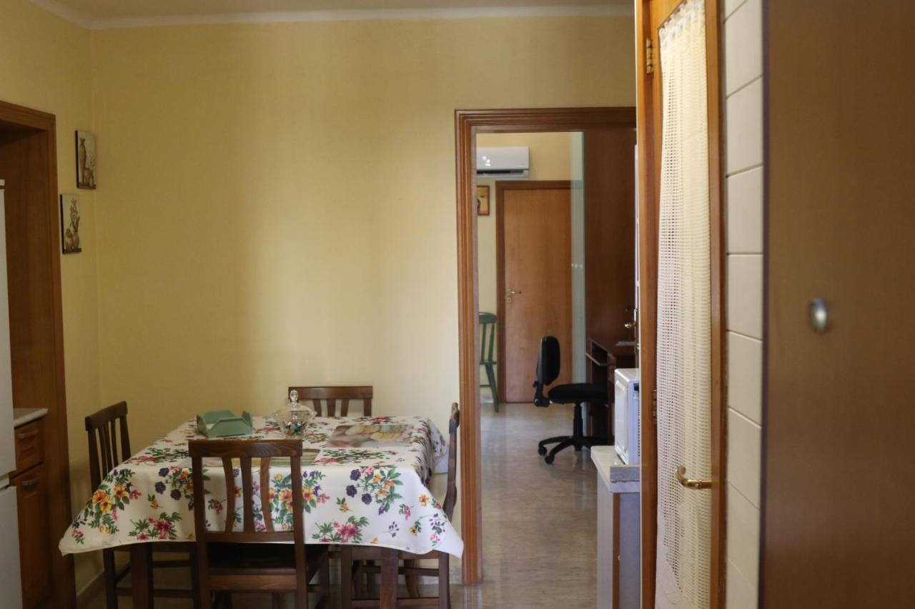 Holiday House Nel Cuore Di Bari Esterno foto