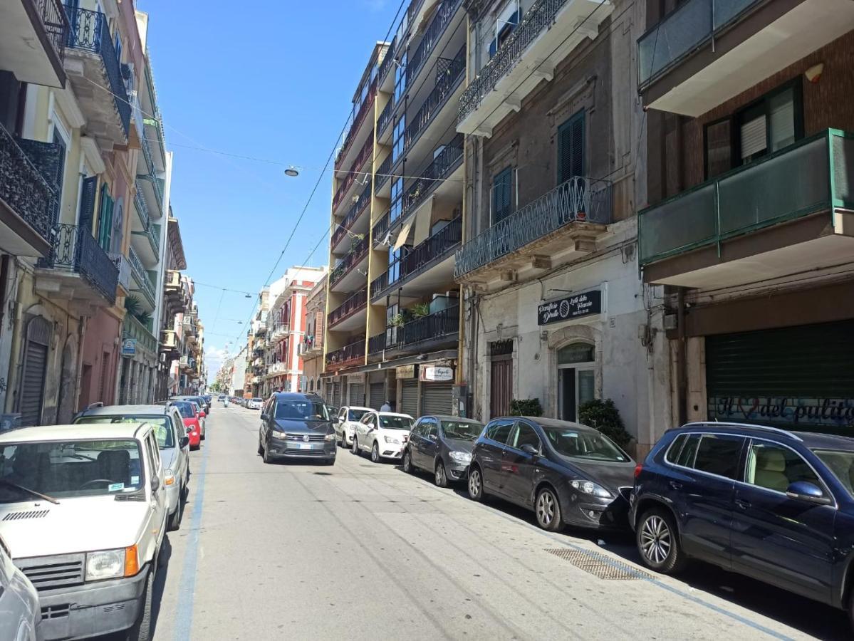 Holiday House Nel Cuore Di Bari Esterno foto